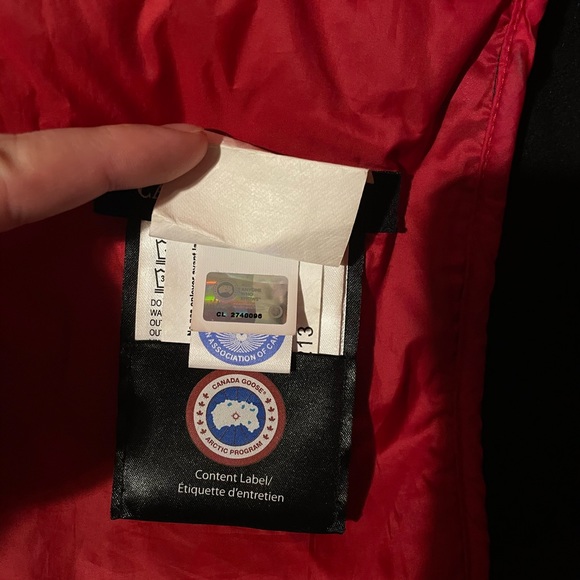 Canada Goose Men’s Coat - Picture 3 of 9